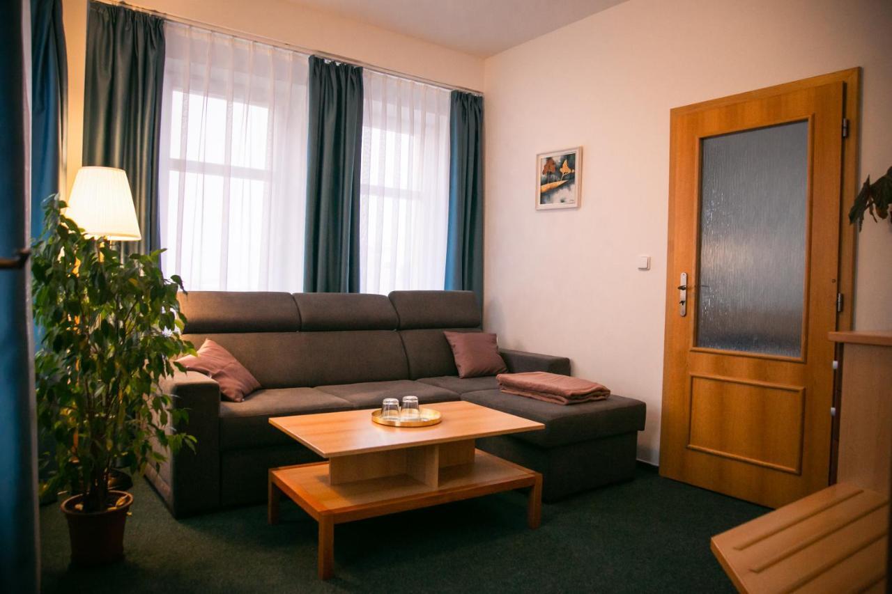 Penzion Hotelu Central Dvůr Králové nad Labem Dış mekan fotoğraf