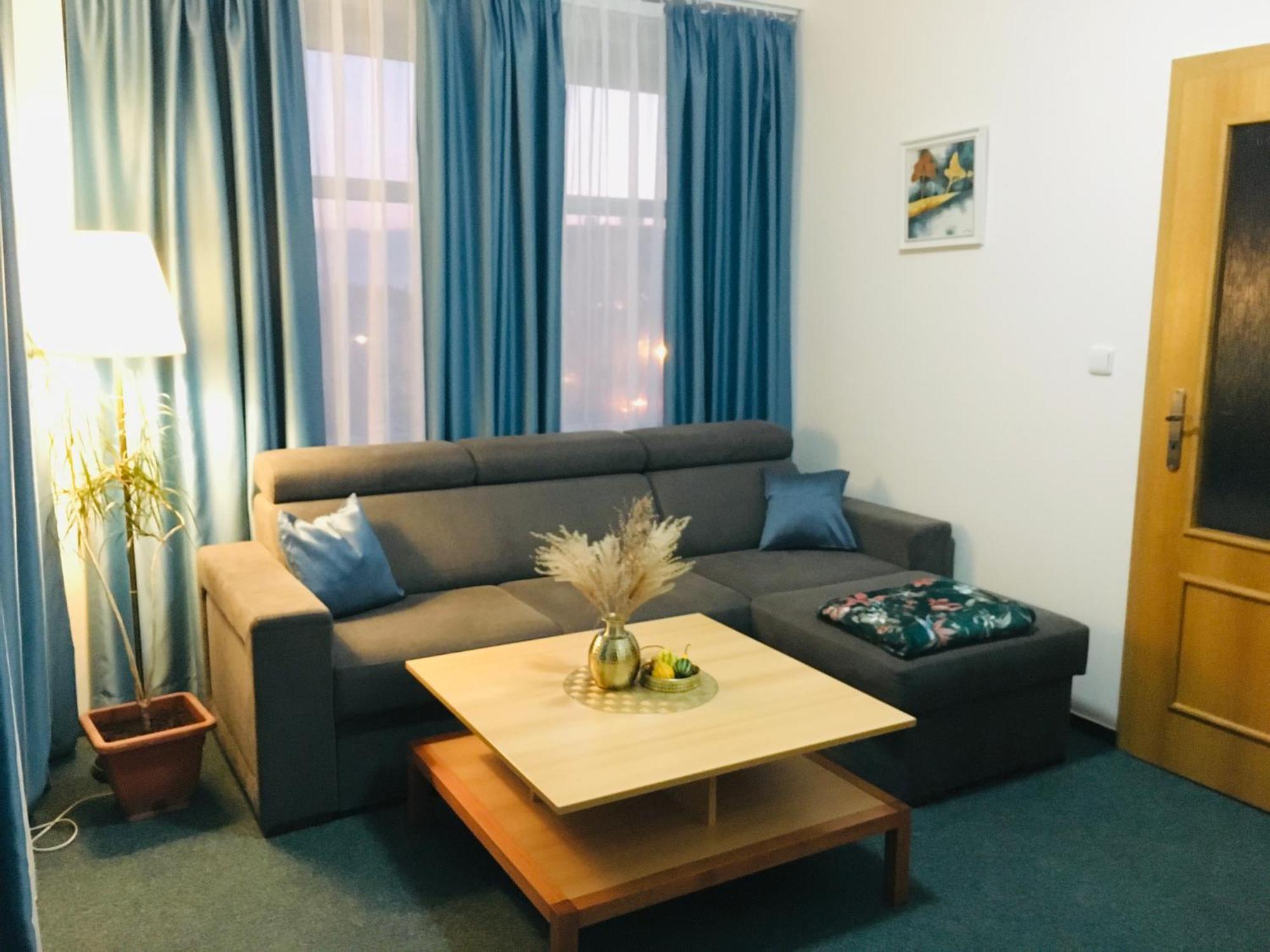 Penzion Hotelu Central Dvůr Králové nad Labem Dış mekan fotoğraf