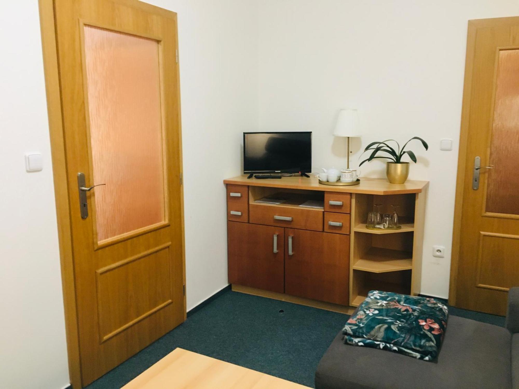 Penzion Hotelu Central Dvůr Králové nad Labem Dış mekan fotoğraf