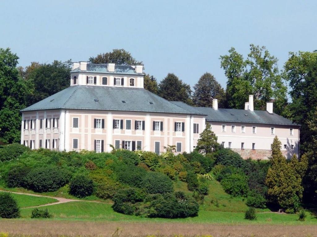 Penzion Hotelu Central Dvůr Králové nad Labem Dış mekan fotoğraf